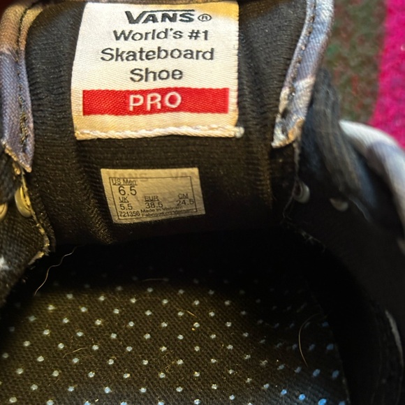 Wolf Pattern Vans - Picture 5 of 5